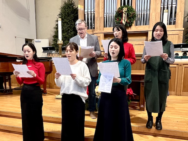 Students from an LIA class singing the Christmas song Gift Wrapped. copy