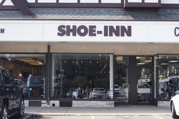 shoeinnsign